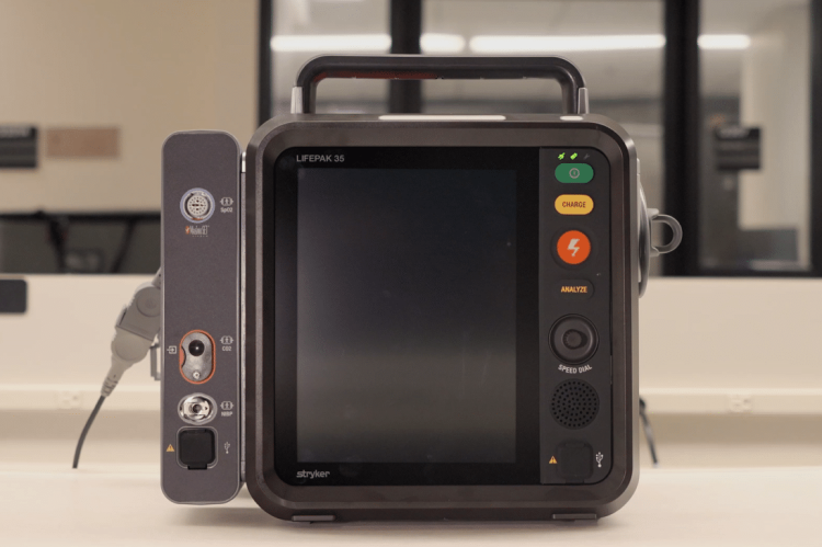 A Lifepak 35 monitor/defibrillator